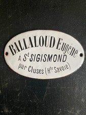 Très Belle Petite Plaque