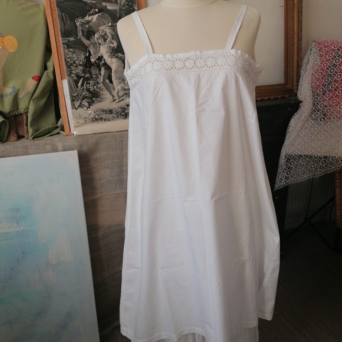 Robe brodé ancienne