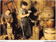 AJKP3-0331 - METIER - LA FABRICATION DES TONNEAUX ET DES SEAUX EN BOIS