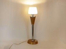 Lampe de bureau Memphis avec bureau bien rangé français vintage années 80 en couleurs primaires