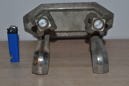 Gros robinet ancien - , de