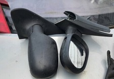 retro droit ou gauche   Renault  clio2 1.2l 16v de 2005 en 75 cv