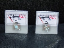 PAIRE de Vu-Mêtres 40x40mm Fonctionnent Parfaitement, Caractéristiques Inconnues