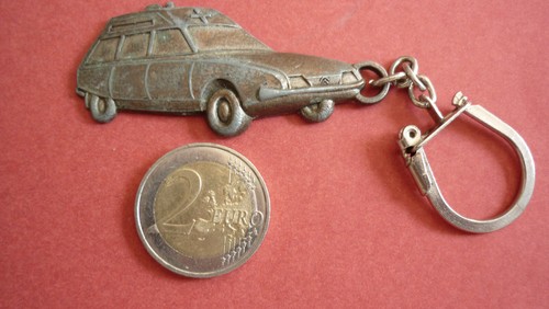 Ancien porte cle metal - cle,