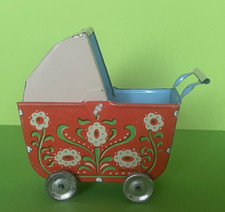 ANCIEN JOUET - PENNY TOY - LANDAU  POUPEE TOLE LITHOGRAPHIEE - LONG 9,8 CM