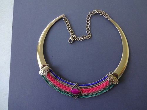 Collier torque tour cou - de, 3