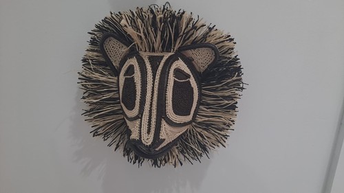 Wounaan embera hand - hand, lion