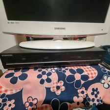 Combiné Magnétoscope vhs/dvd Samsung DVD-V6700 avec sa télécommande !!!