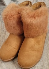 Bottes fourrées basses Femme T. 41 beige