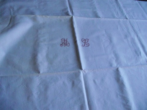 Nappe ancienne damassée - /😉,