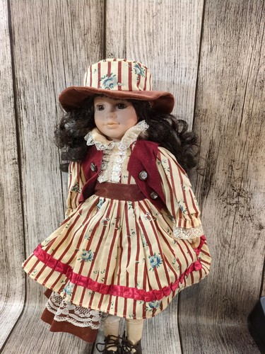Ancienne poupée poupon - 💮,