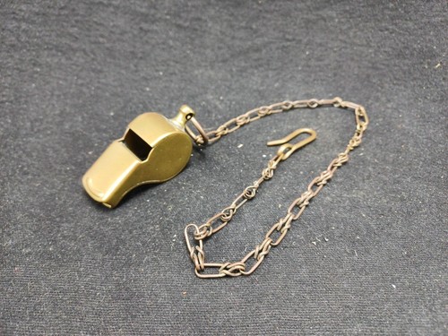 Ancien gros sifflet - , laiton