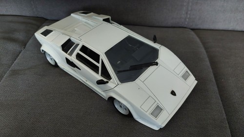 Lamborghini countach - 1/18°,