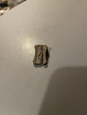 Ancien Taille-crayon allemand en laiton métal vintage dessin