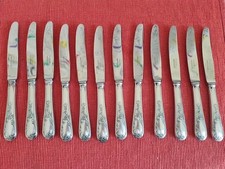 12 PETITS COUTEAUX DE TABLE