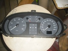 compteur de megane scenic 1999/2003 197484km sans odb 7700427896  (ref 1708)