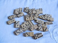 ANCIEN JEU DE DOMINOS EN OS ET