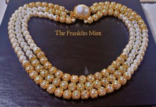Vintage collier Franklin Mint Necklace Pearls 3 Strand Necklace FM 1980's Noel