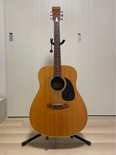 Guitare acoustique Suzuki