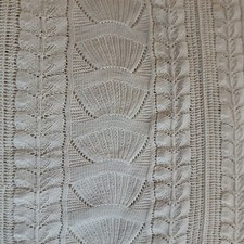 couvre lit ou canapé crochet ancien 200x155 cm