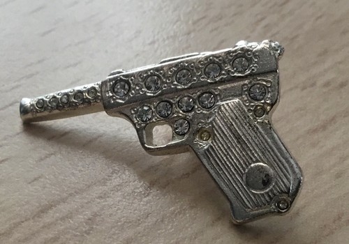 Pin pistolet yves saint - pistolet,