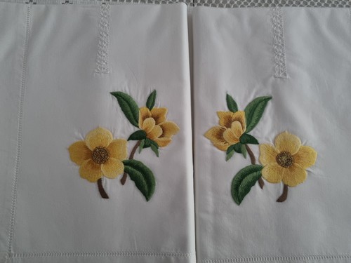 Spectaculaire drap brodé