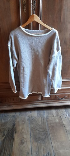 Pull neuf bien chaud couleur