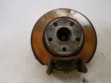 Moyeu arrière gauche -