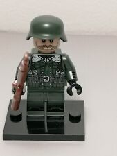  WW2 German Soldier minifigure. Feldgrau Deluxe Version 