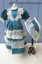 ROBE ET BEGUIN POUR  POUPEE