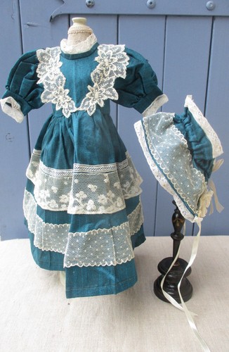 Robe beguin pour poupee - beguin,
