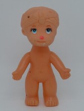 ANCIENNE FIGURINE PVC PLASTIQUE PETITE POUPEE