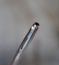 STYLO BILLE PARKER 75 VENDÔME - ARGENT MASSIF 925 FINITION LIGNES- CABOCHON NOIR