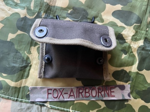 Réplique pochette à - la,