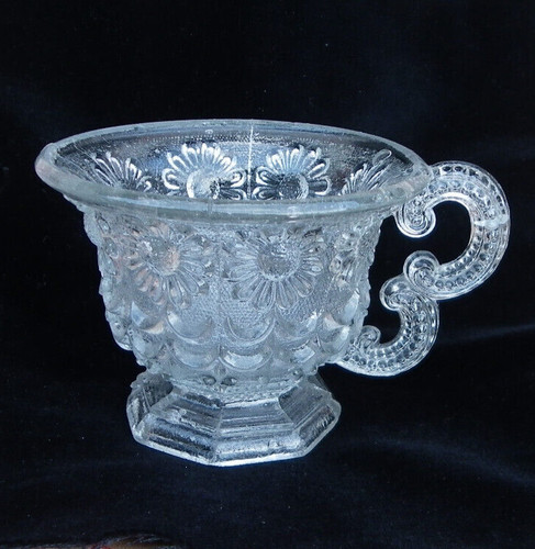 Tasse verre moulé - en,