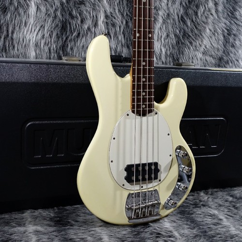 Music man stingray 3eq white - stingray,