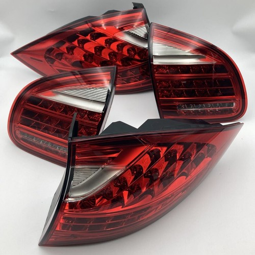 Feu arrière - ,