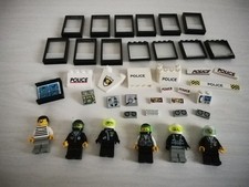 Lego police commissariat vintage 6 figurines + pièces détachées portes fenêtres