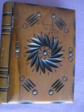 Boite ancienne années 50/60 - bois -  forme livre...pour bijoux...objets divers.