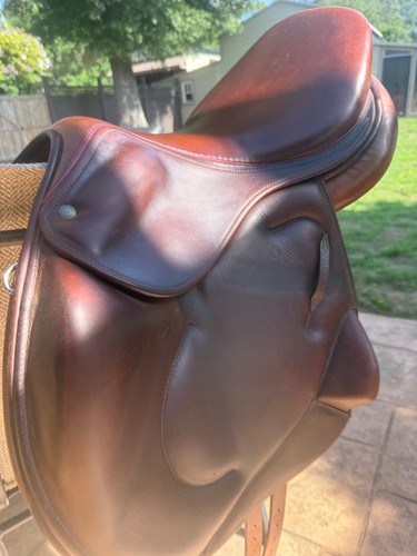 Luc childeric monoflap saddle