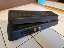 pédale d'effets guitare basse wha wha hell babe behringer