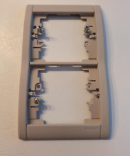 LEGRAND 85101 - 1 Plaque double 2 postes pose VERTICALE - SAGANE beluga