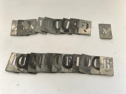Anciens pochoirs alphabet - pochoirs,