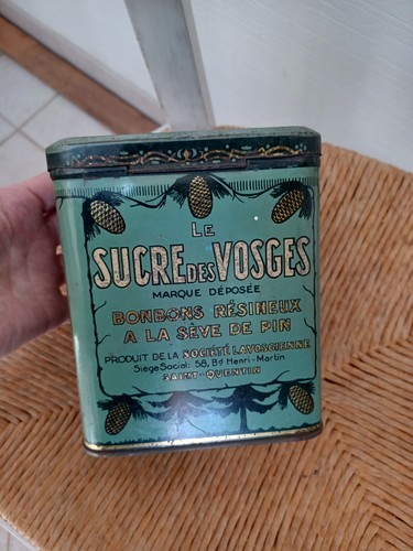 Boîte très ancienne en - ,