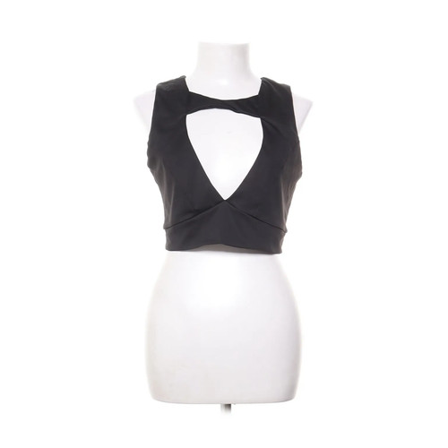 Nly one crop - top,, :