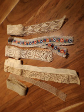 Lot de 5 métrages de dentelles  différentes  ( ref 44 )