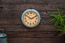 Horloge murale vintage