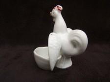 Ancienne salière poivrière prise en forme de coq en porcelaine blanche de paris 