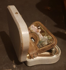 Une paire de Jumelles de