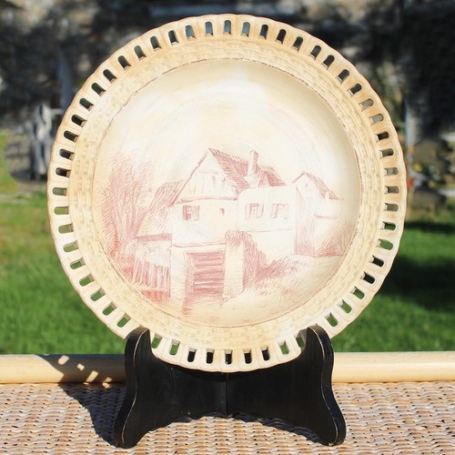 Assiette décorative ancienne